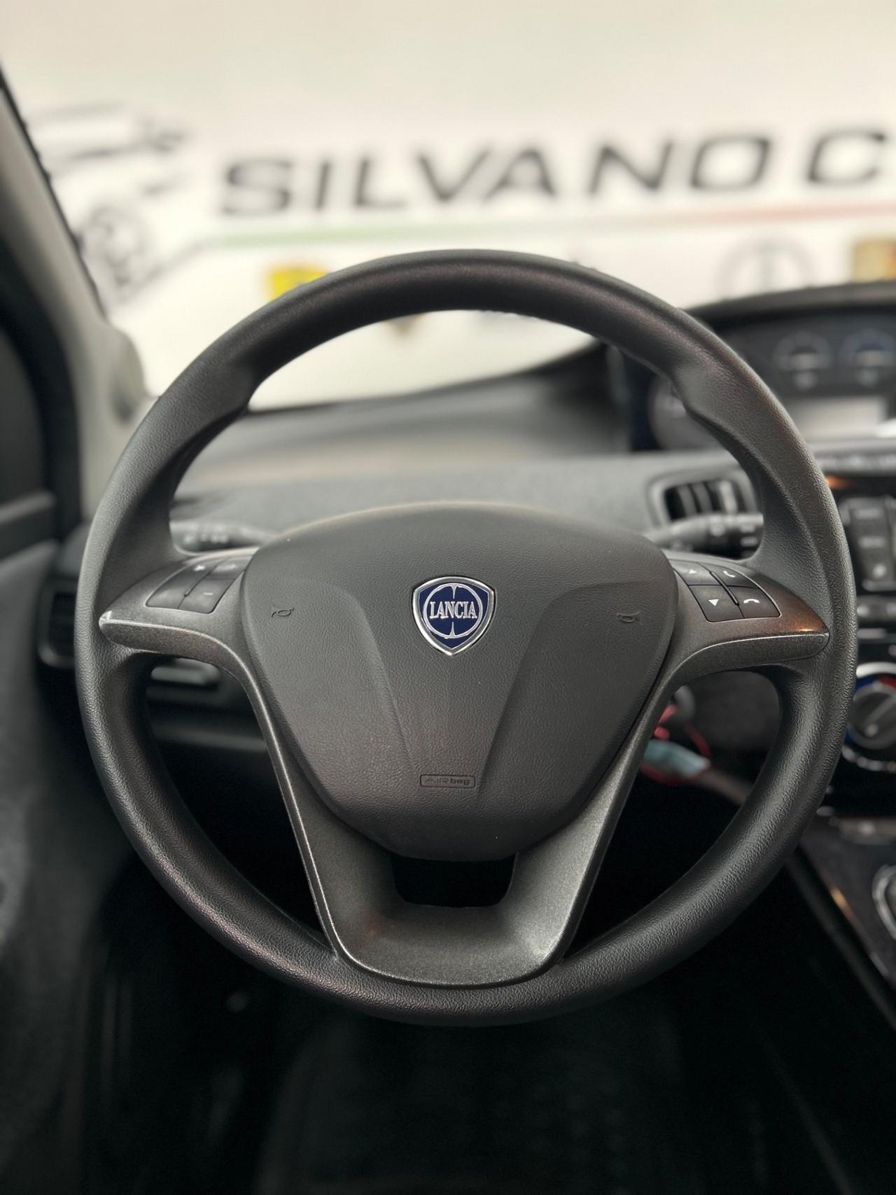 Lancia Ypsilon 1.0 FireFly 5 porte S&S Hybrid Silver Plus