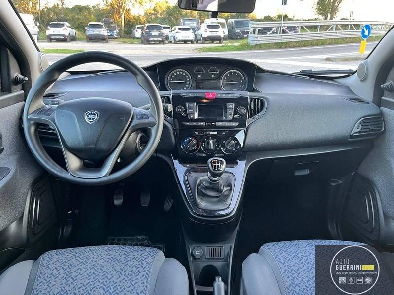 Lancia Ypsilon Ypsilon 1.0 FireFly 5 porte S&S Hybrid Ecochic Silver
