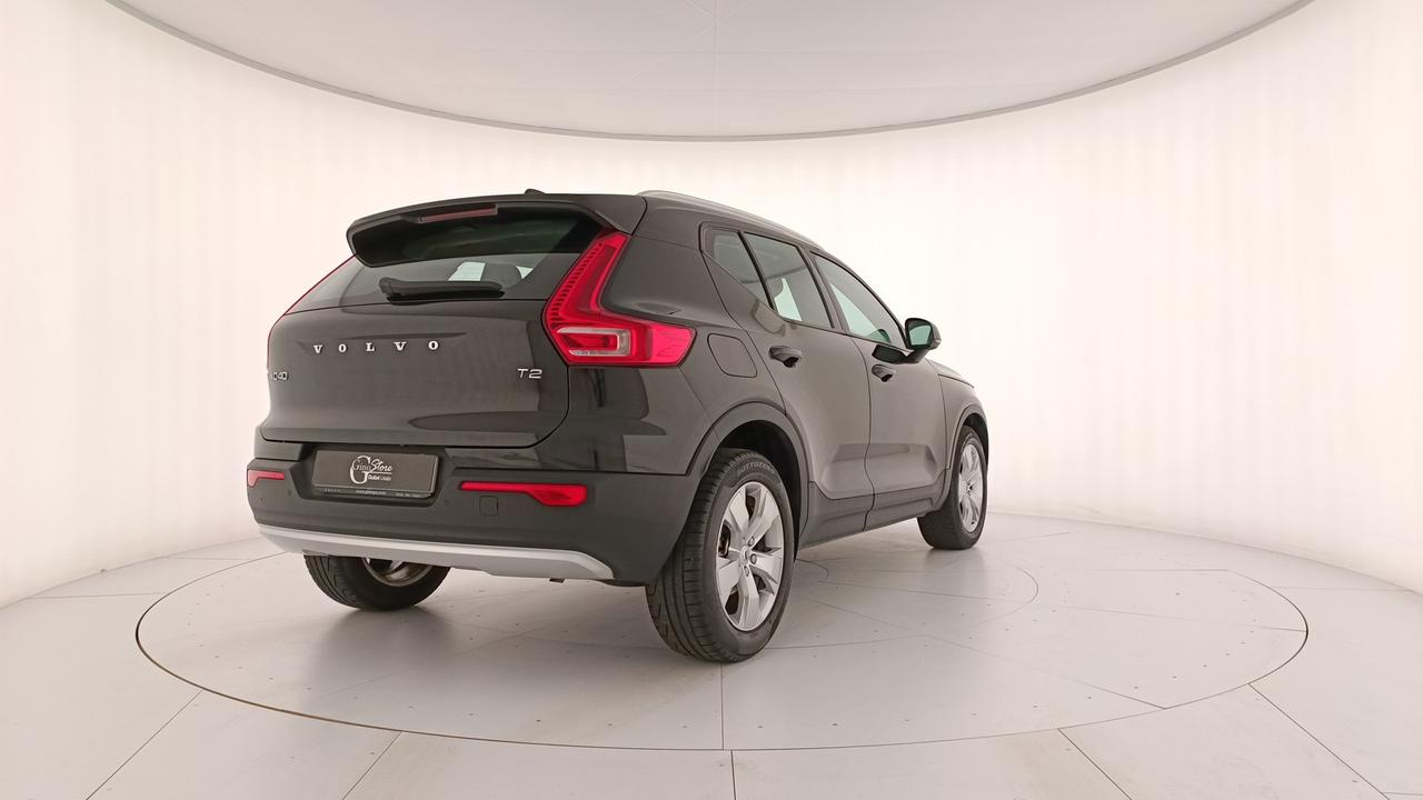 VOLVO XC40 1.5 t2 Momentum auto my21