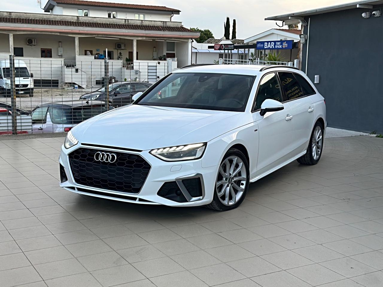 Audi A4 Avant 40 TDI S tronic Garanzia