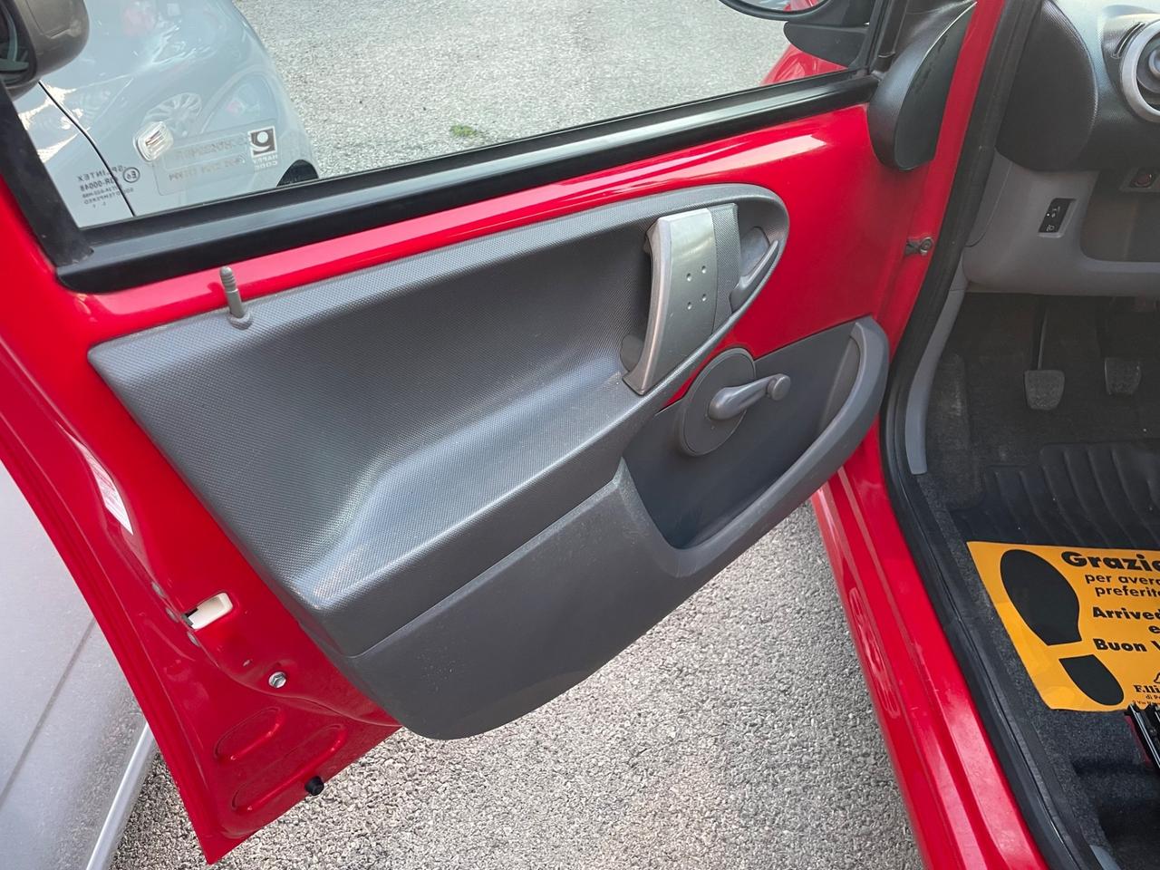PEUGEOT 107 1.0 BENZINA 68 (CV) 2012