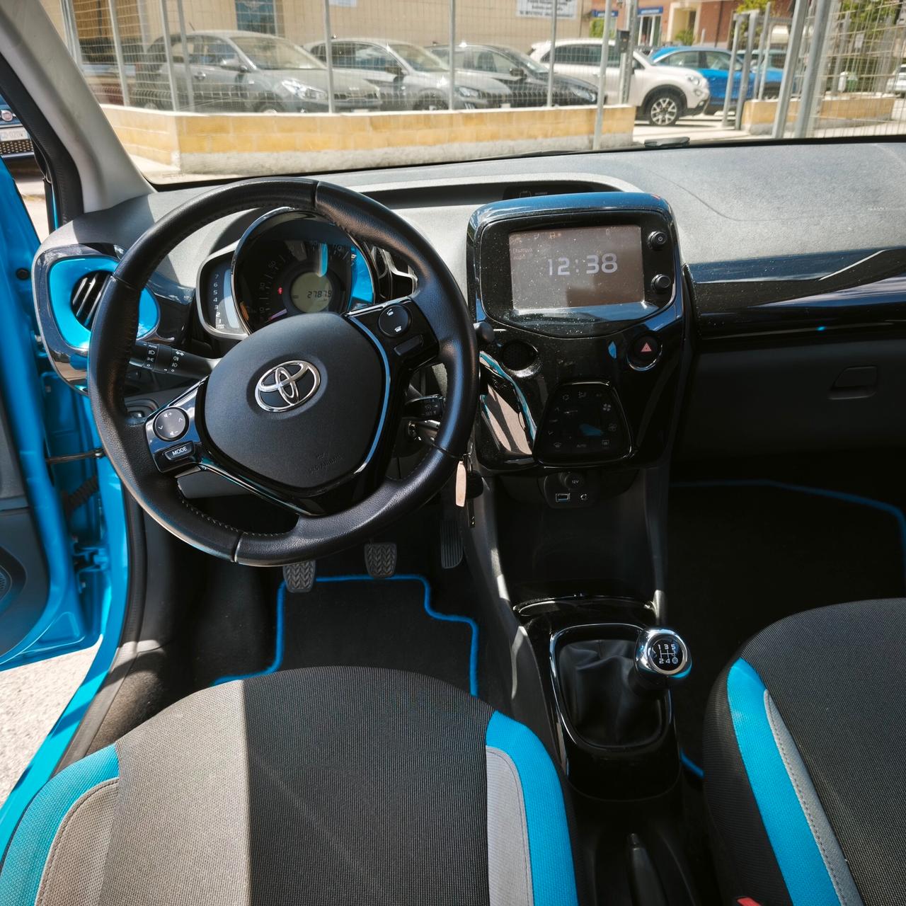 Toyota Aygo 1.0 VVT-i 69 CV 5 porte x-cool