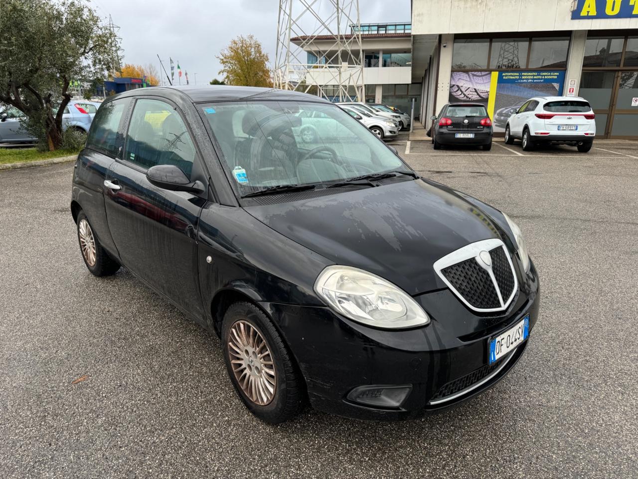 Lancia Ypsilon 1.2 Argento