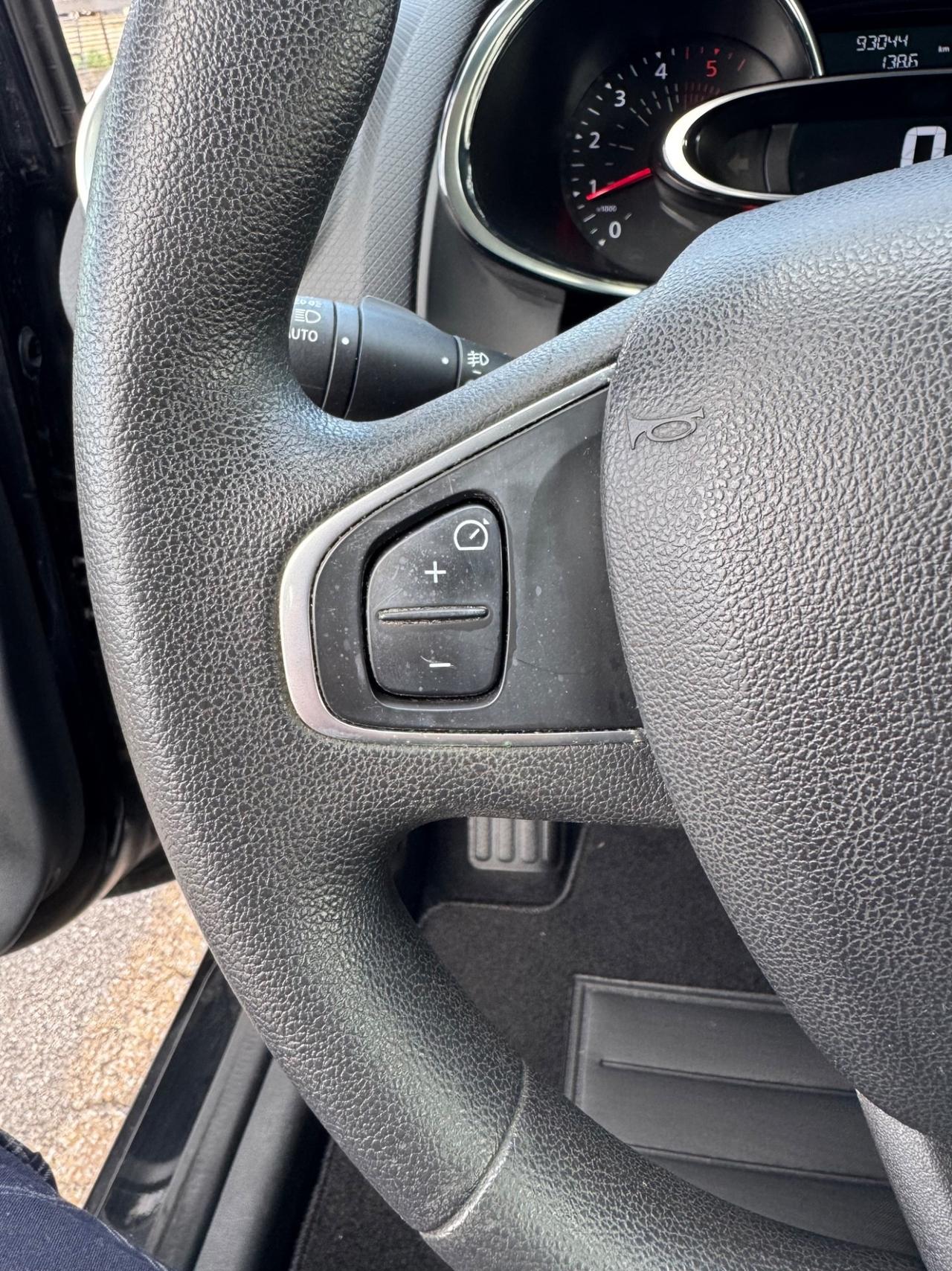 Renault Clio 1.5 dCi FARI FULL LED