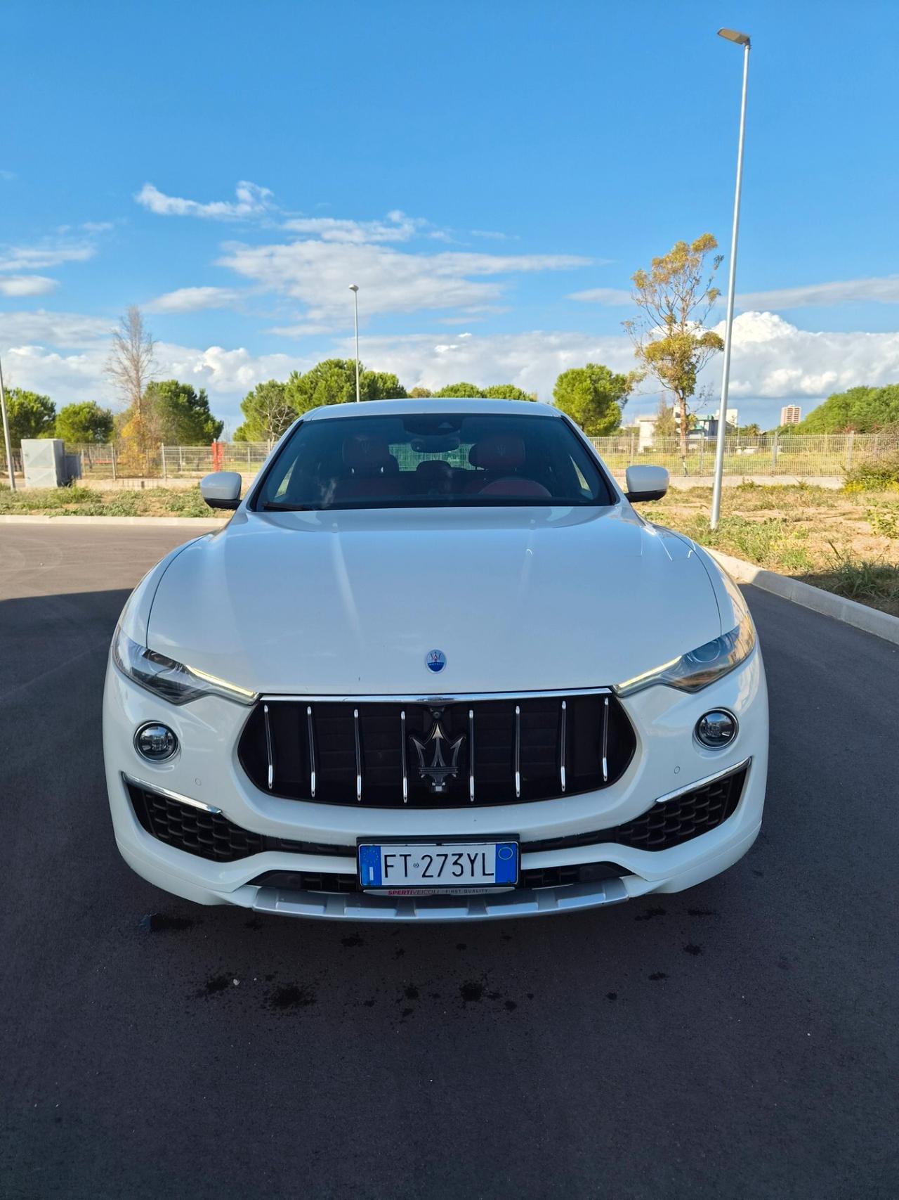 Maserati Levante V6 Diesel 275 CV AWD Granlusso TETTO APRIBILE