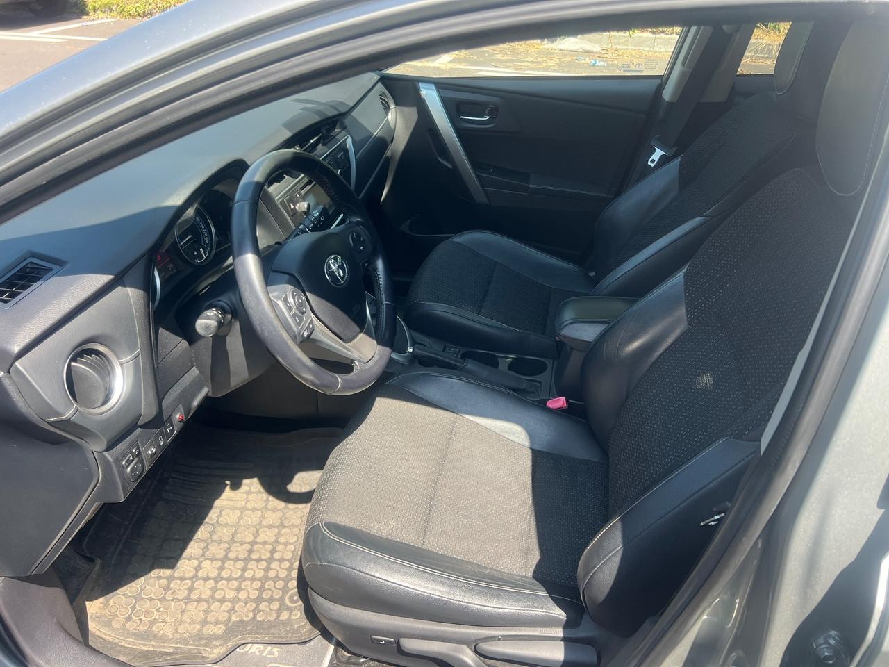 Toyota Auris 1.8 Hybrid Lounge