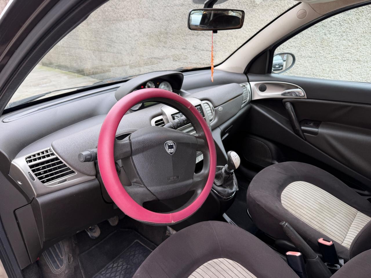 Lancia Ypsilon 1.2 benzina euro4 bicolore