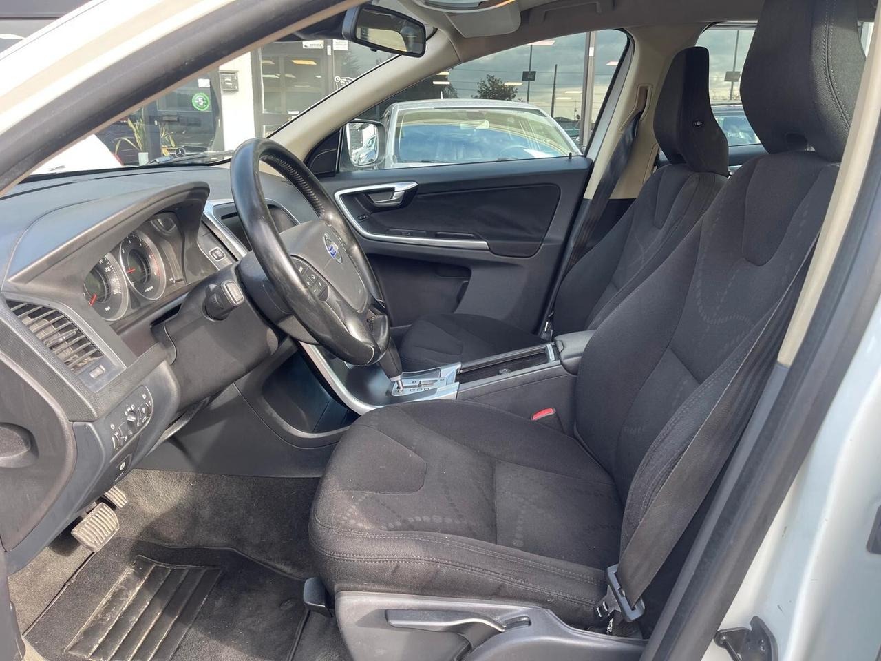 Volvo XC 60 XC60 D3 AWD Geartronic Summum