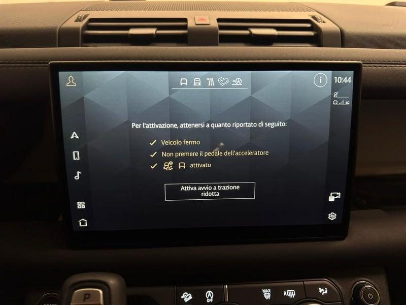 Land Rover Defender 3.0D 200cv X-Dynamic SE | AUTOCARRO N1 | PEDANE