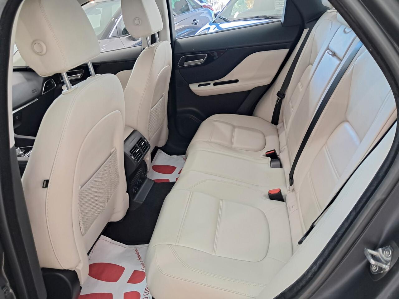 Jaguar F-Pace 2.0 D 180 CV AWD Prestige