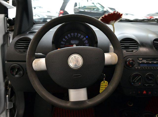 VOLKSWAGEN New Beetle 1.4 16V Cabrio