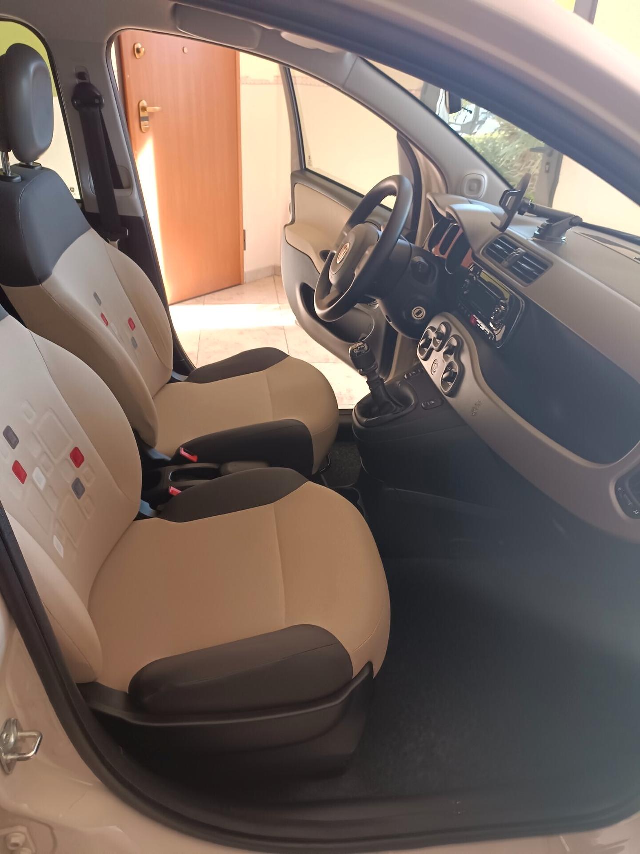 Fiat Panda versione lounge natural power
