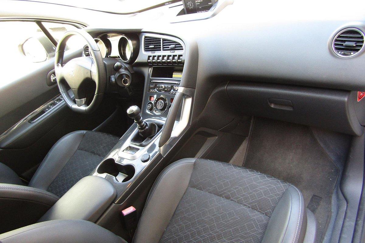 PEUGEOT 3008 1.6 HDi 115CV Business
