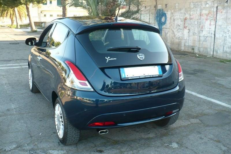 Lancia Ypsilon 1.2 69 CV 5 porte Gold