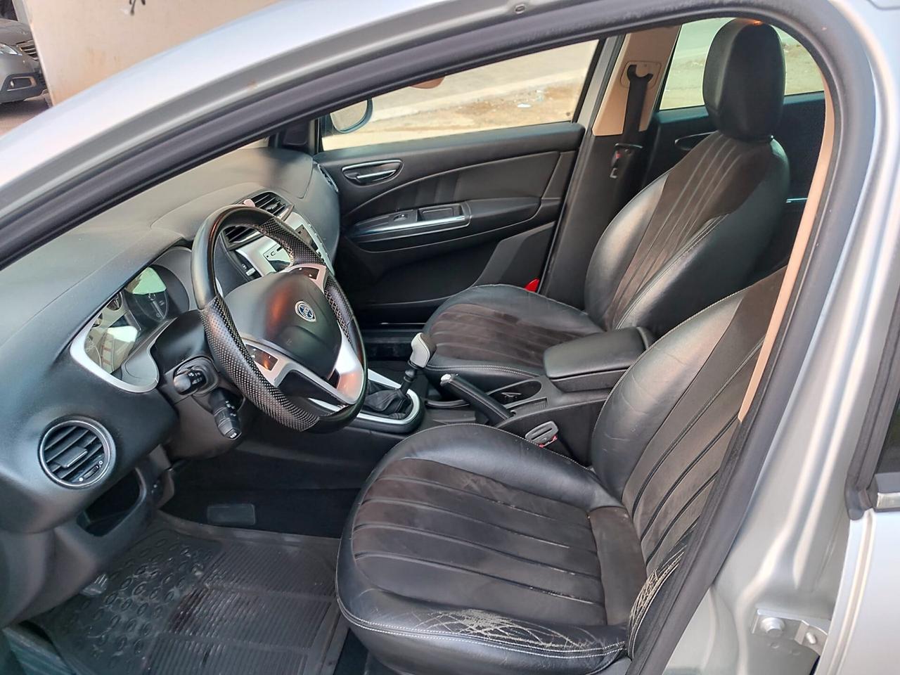 Lancia Delta 1.6 MJT DPF 2011!!