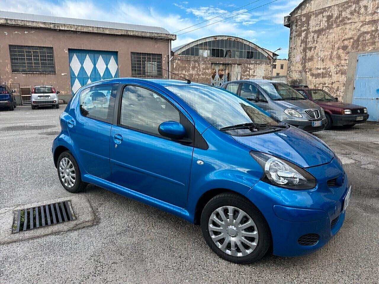 Toyota Aygo 1.0 12V VVT-i 5 porte Sol