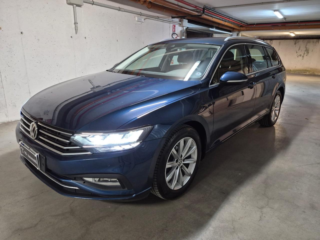 Volkswagen Passat Variant 1.6 TDI SCR DSG Business BMT