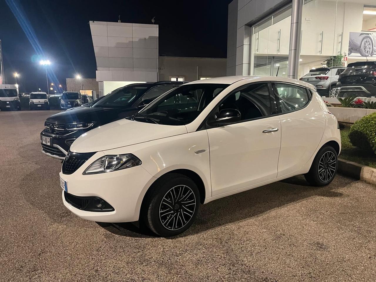 Lancia Ypsilon 1.0 FireFly 5 porte S&S Hybrid Gold Plus
