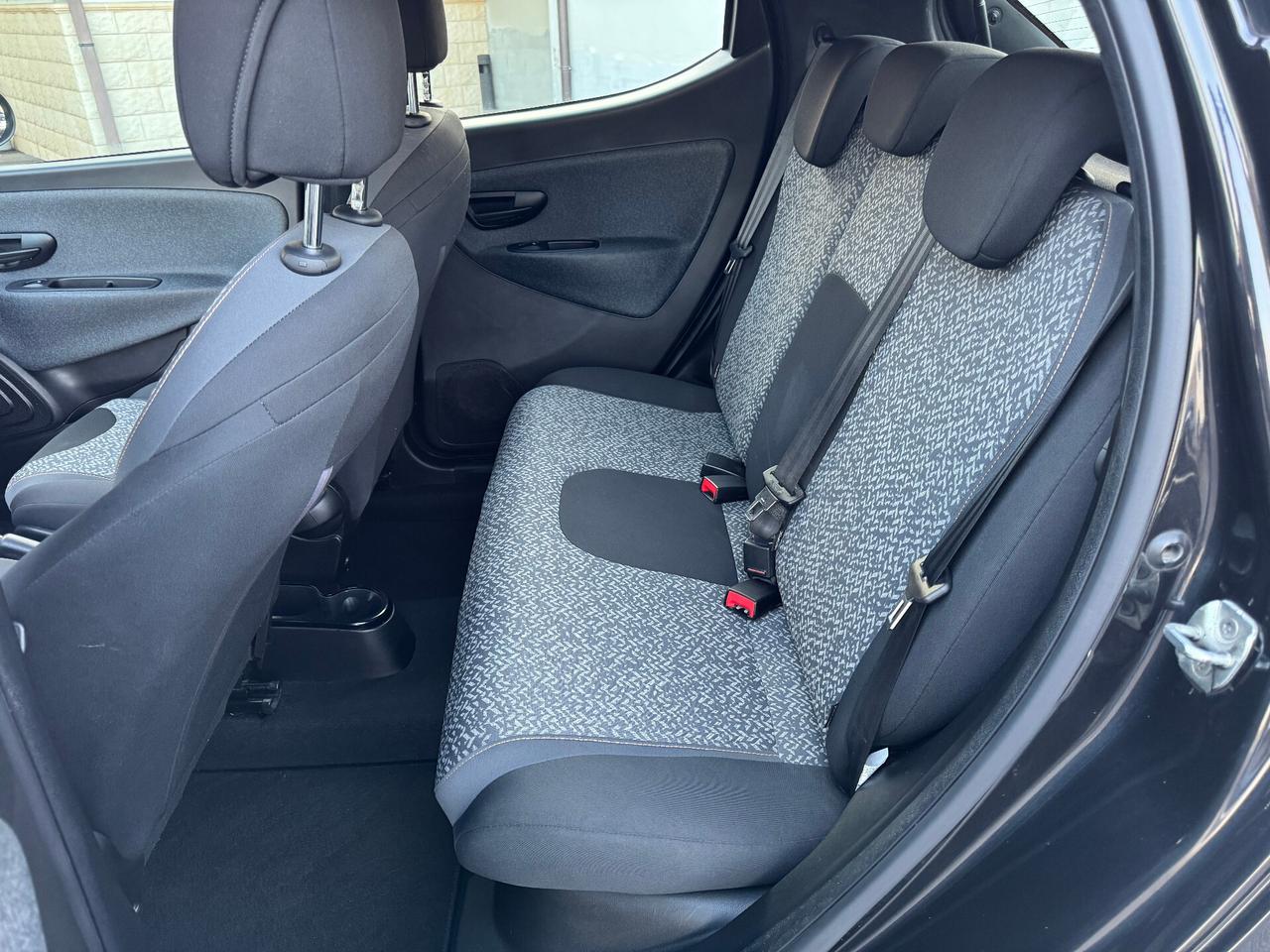 Lancia Ypsilon 1.2 69 CV 5 porte Platinum