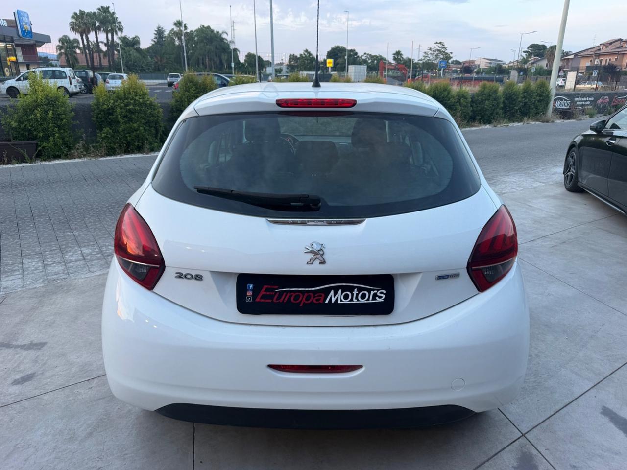 Peugeot 208 PureTech 82 5p. GPL Allure