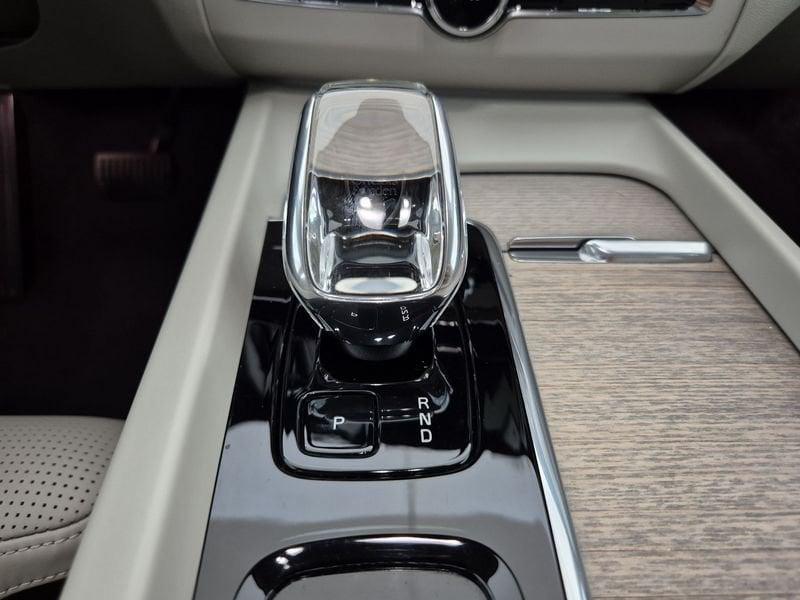 Volvo XC60 II 2022 2.0 b4 Plus Bright auto