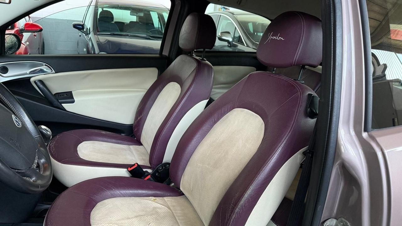 Lancia Ypsilon 1.4 Platino Ecochic GPL