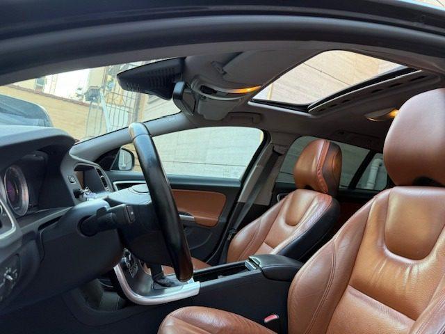 VOLVO V60 D5 Geartronic Momentum TETTO PANORAMICO