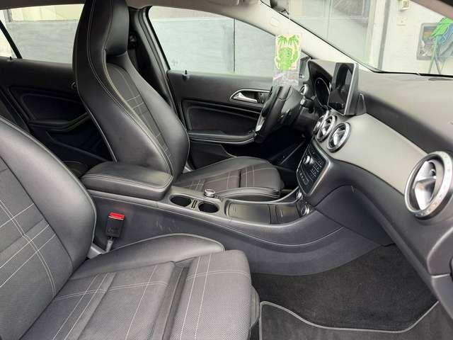 Mercedes-Benz GLA 180 GLA-X156 180d (cdi) Sport auto