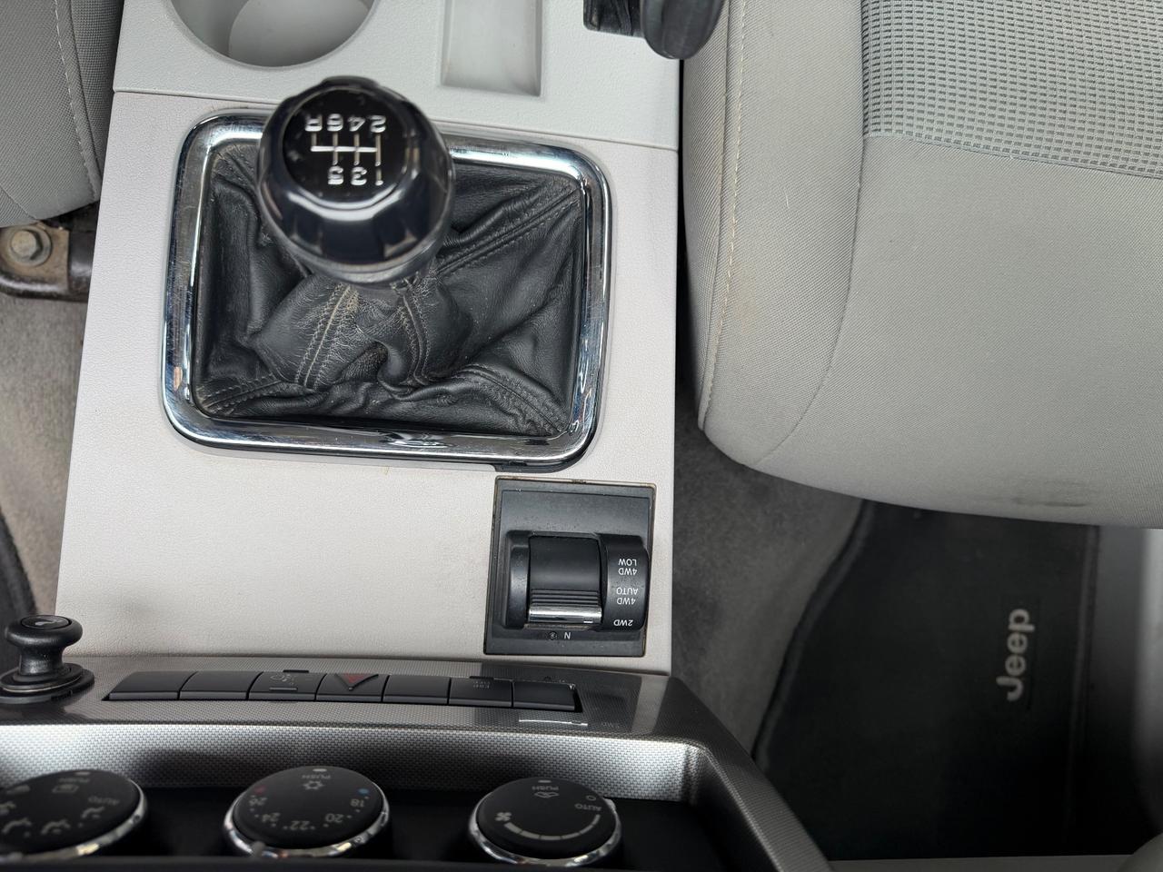 Jeep Cherokee 4x4 con ridotte 2.8 CRD Limited-Gancio Traino-