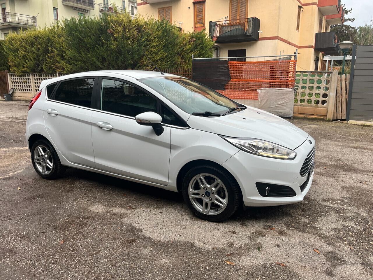 Ford Fiesta 1.4 5p. Bz.- GPL Titanium Garantita