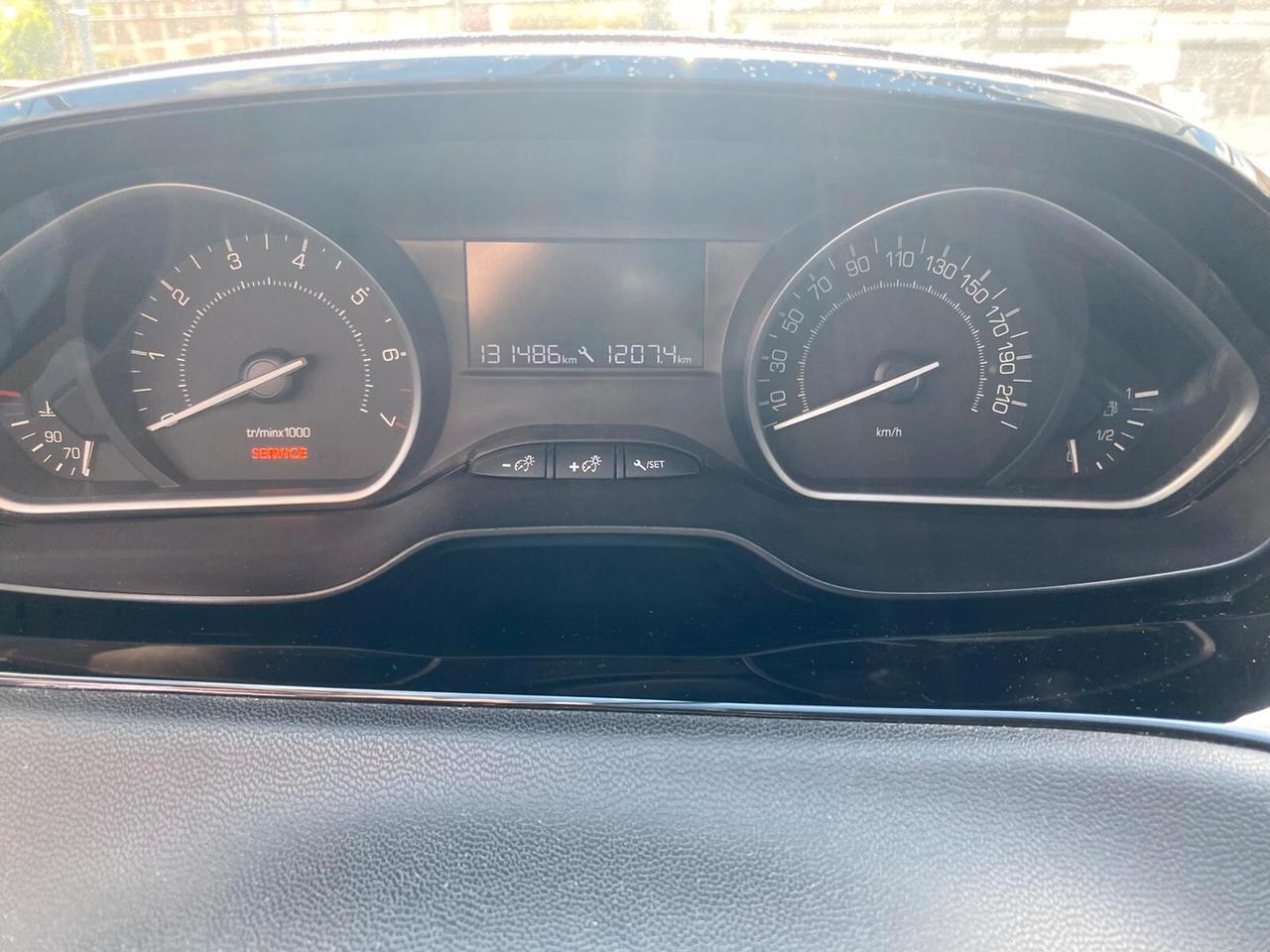 Peugeot 208 PureTech 82 5 porte Allure