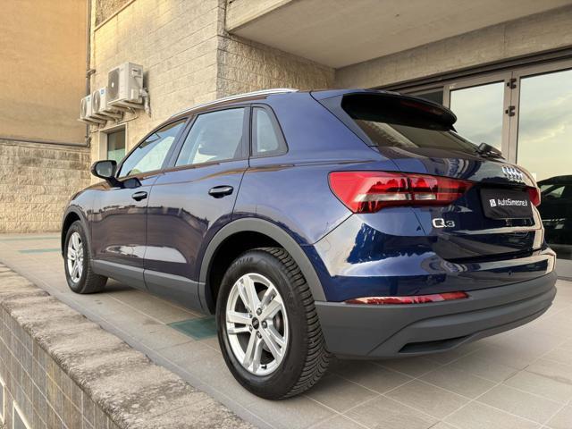 AUDI Q3 35 2.0 TDI S tronic Business COCKPIT