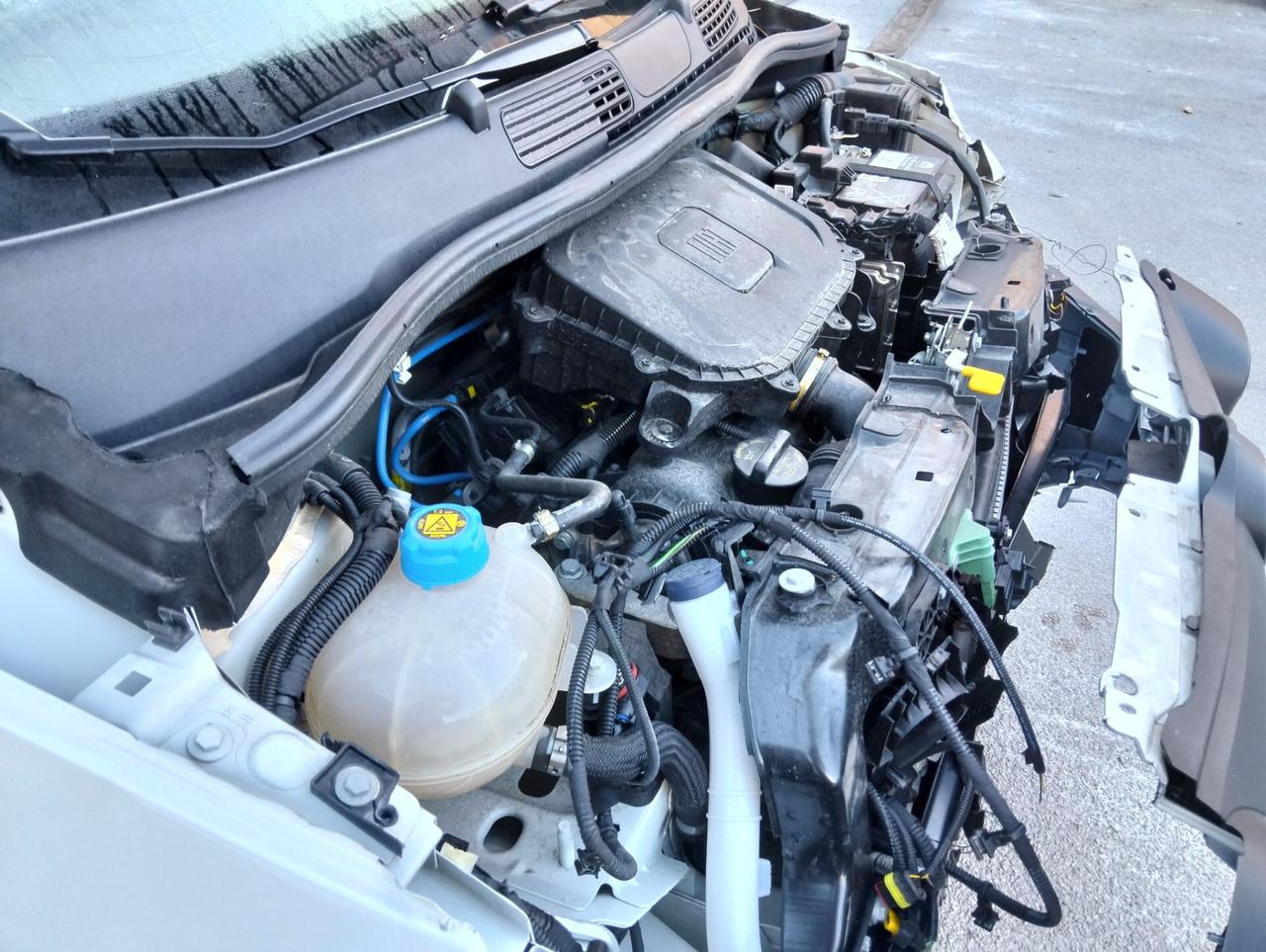 Fiat Pandina 1.0 Hybrid Cross 2025 SINISTRATA