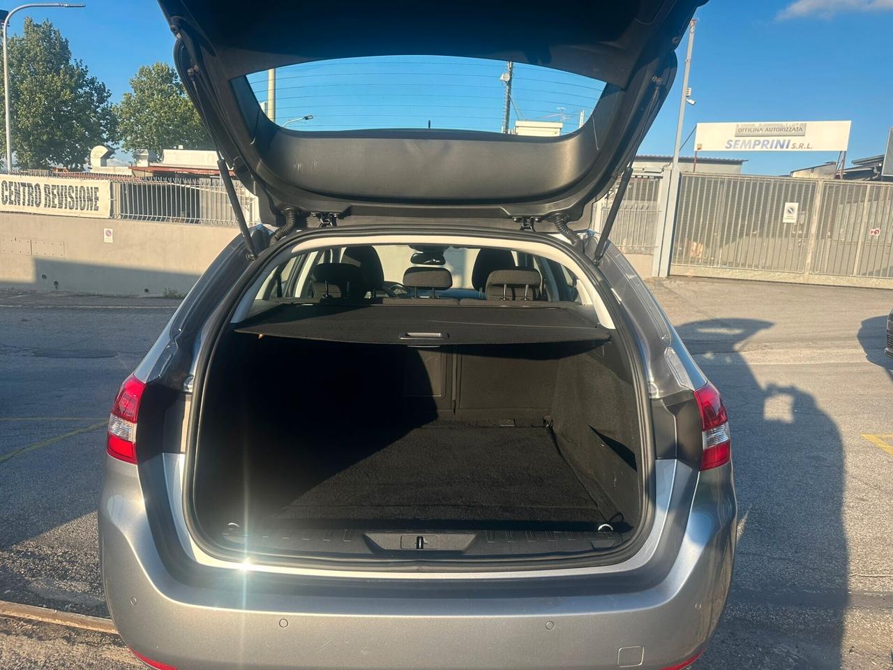 Peugeot 308 BlueHDi 150 S&S EAT6 SW Allure