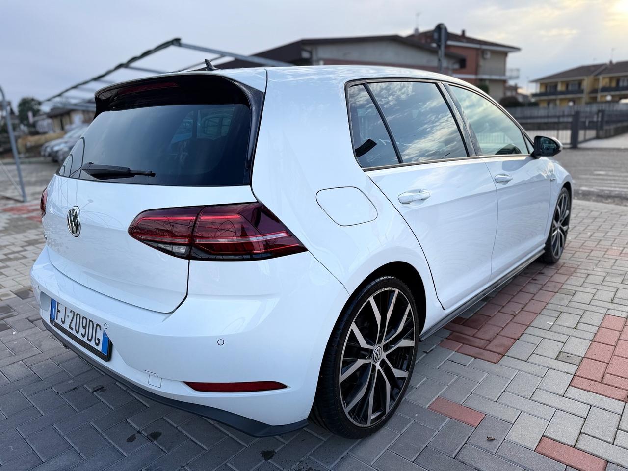 Volkswagen Golf GTD 2.0 TDI DSG 5p. VIRTUAL.NAVIGATORE