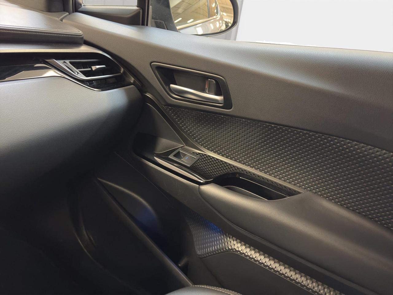 Toyota C-HR 1.8h Trend e-cvt