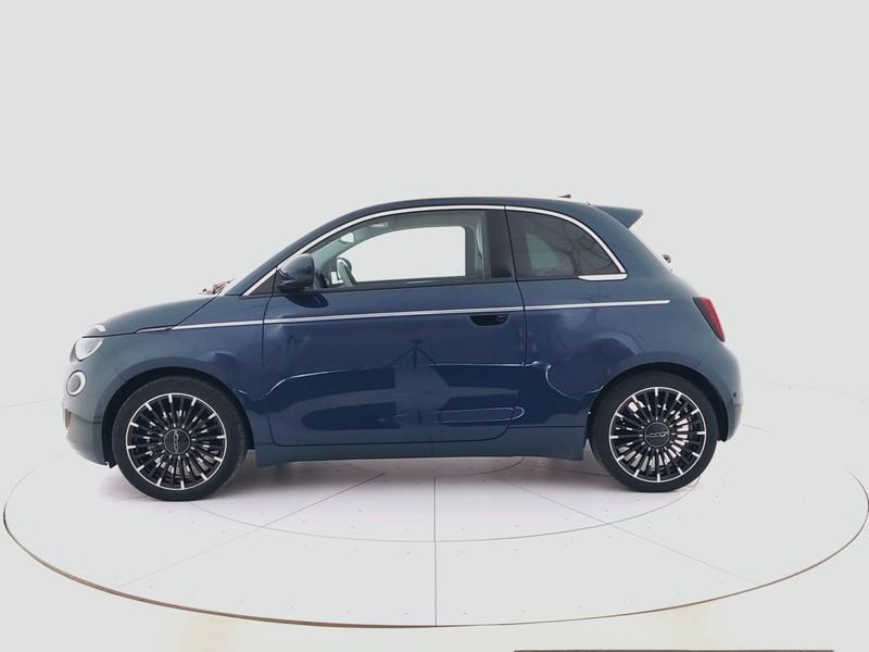 Fiat 500 500e 42 kwh la prima