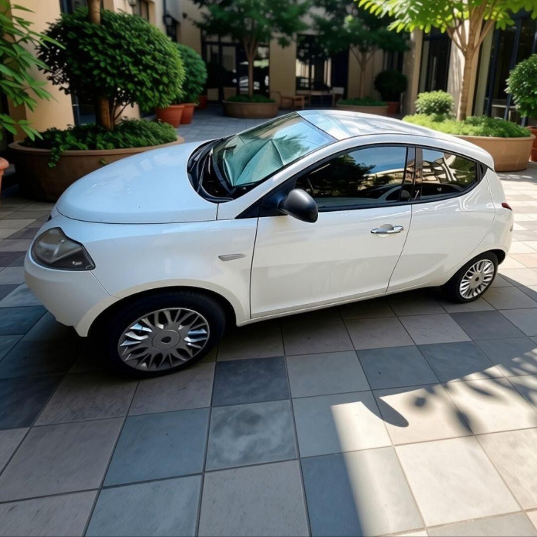 Lancia Ypsilon 1.2 - 69 CV