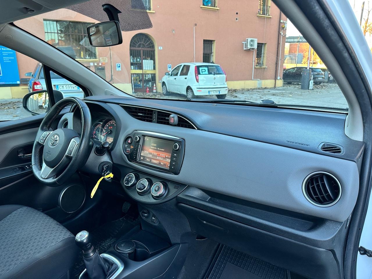 Toyota Yaris 1.0 5 porte Lounge solo 120mila km