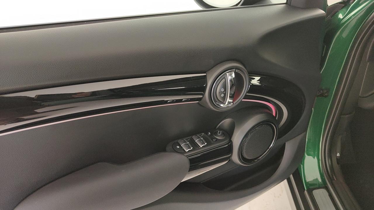 MINI Mini IV F55 2021 5p - Mini 5p 1.5 Cooper Classic auto