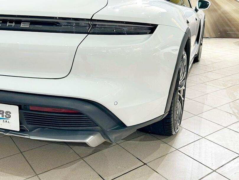 Porsche Taycan 4 Cross Turismo