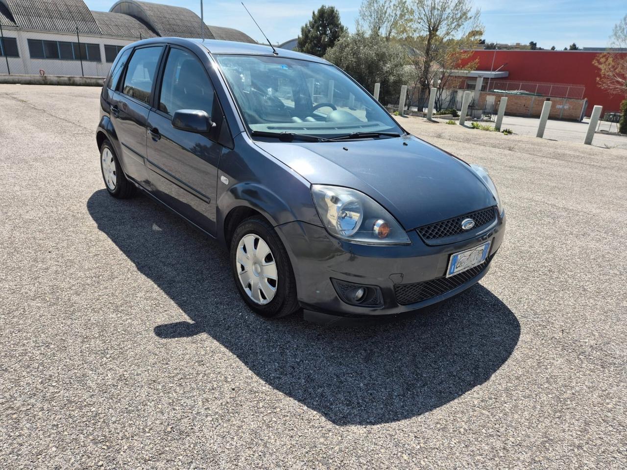 Ford Fiesta 1.6 TDCi 5p. Ghia OK NEOPATENTATI