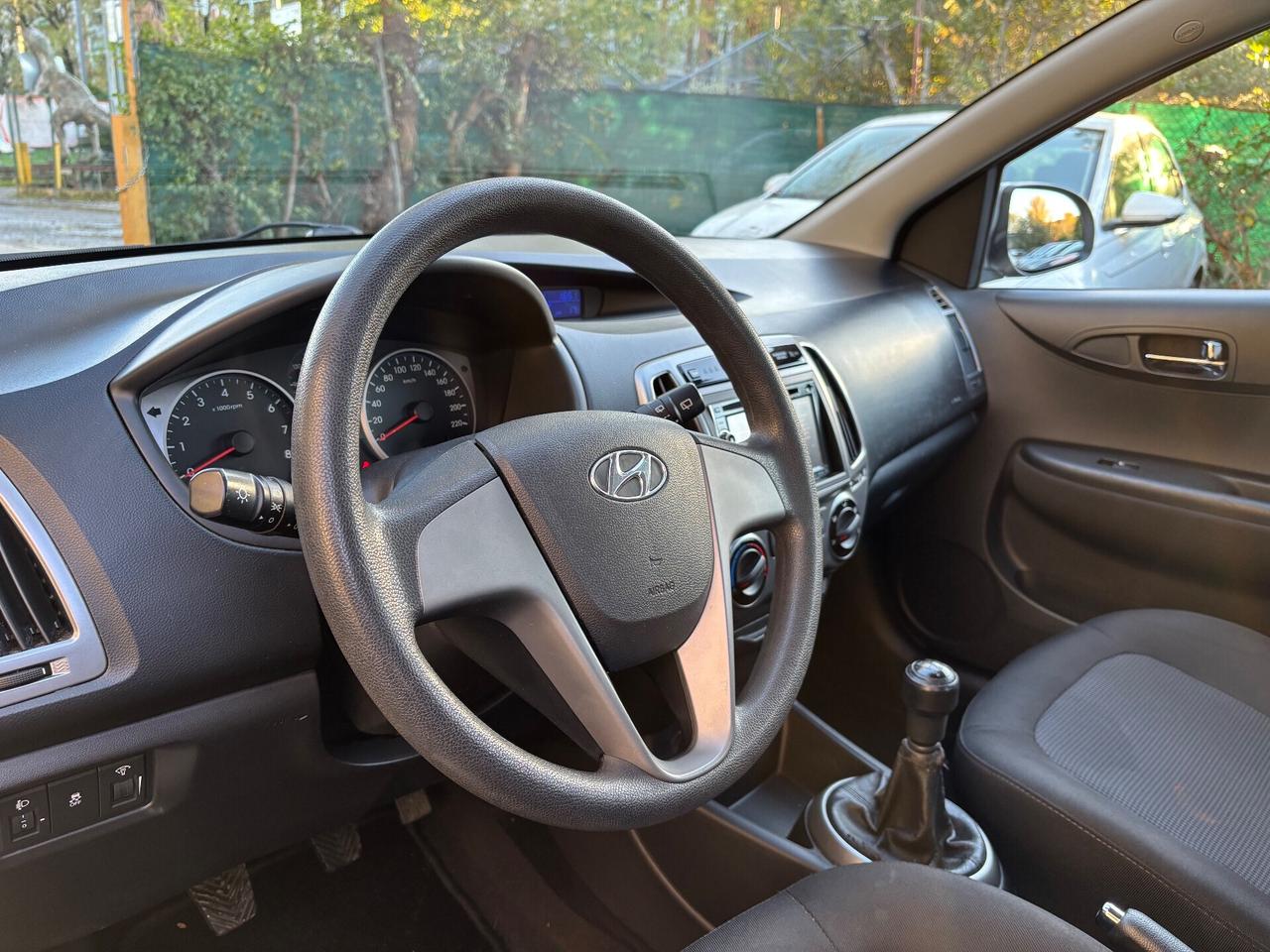 Hyundai i20 1.2 5p. km 52000 - OK Neopatentati