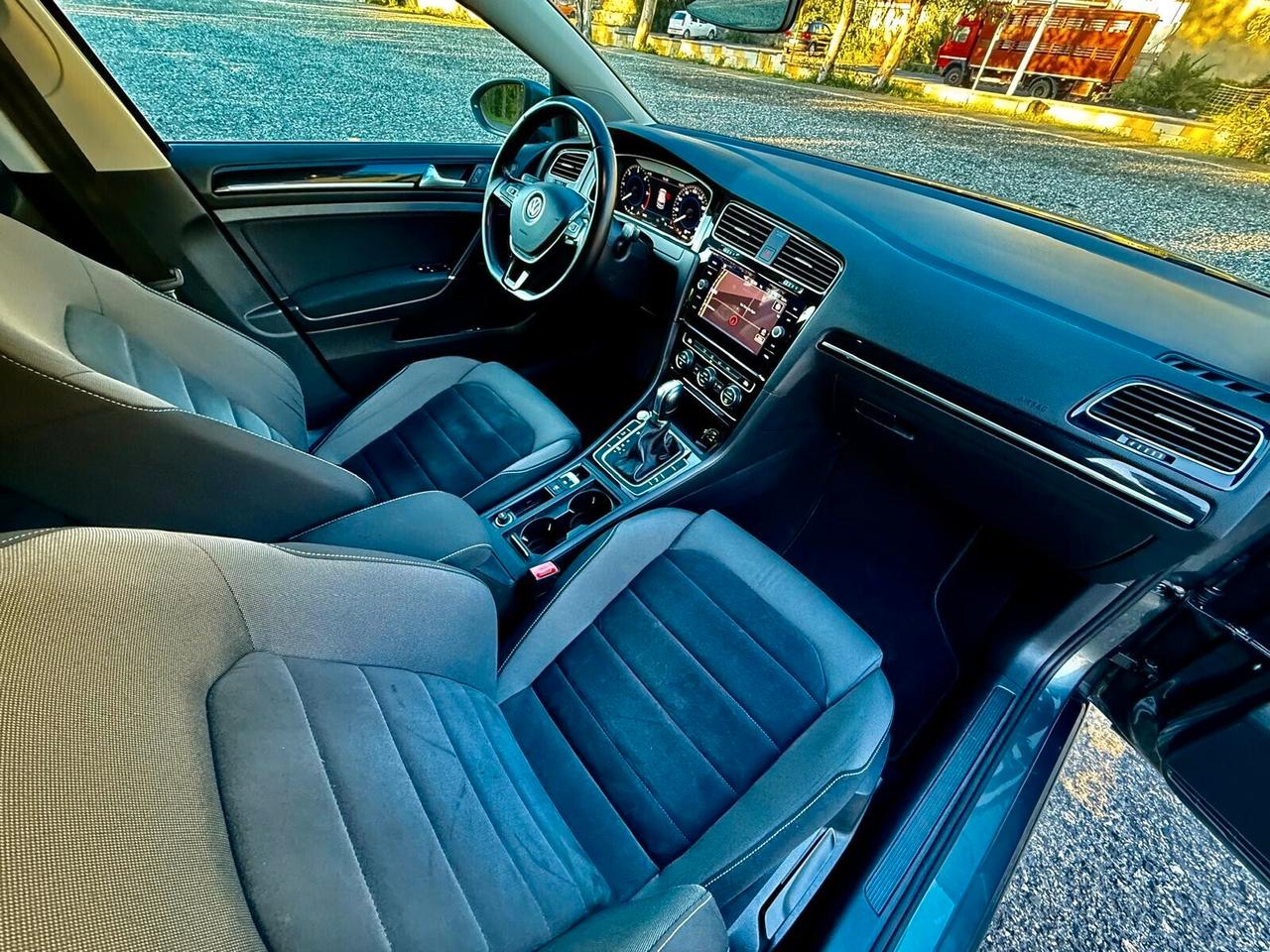 VOLKSWAGEN GOLF 1.6 TDI 115 CV DSG SPORT R LINE