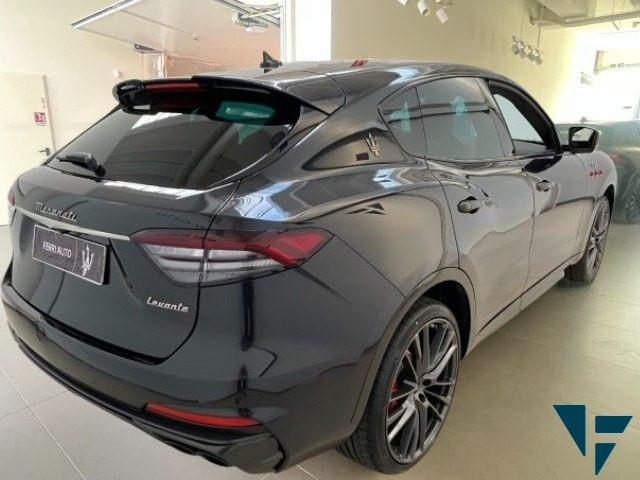 MASERATI Levante 3.8 BT V8 580 CV AWD Trofeo