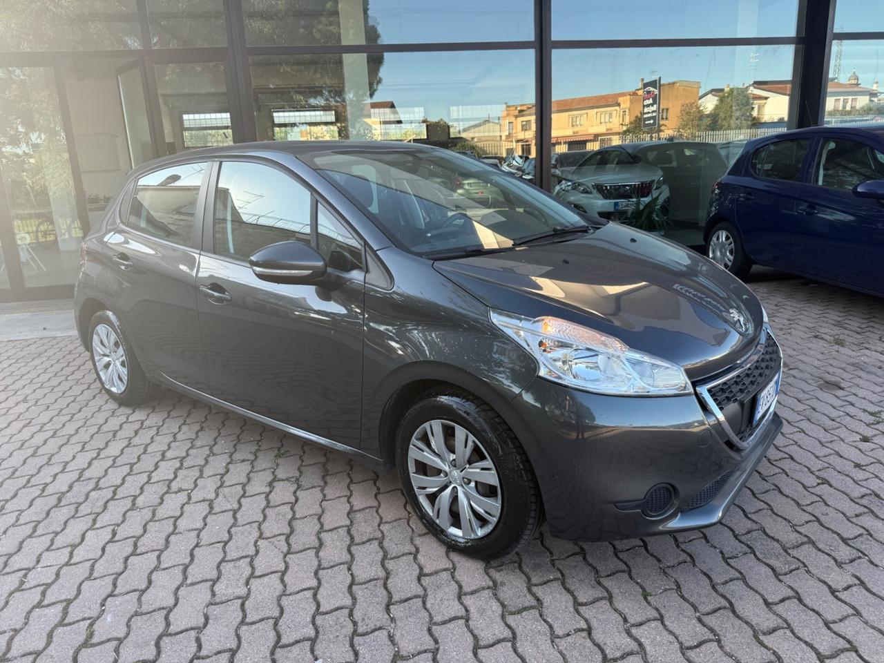 Peugeot 208 1.4 HDi 68 CV 5 porte Allure