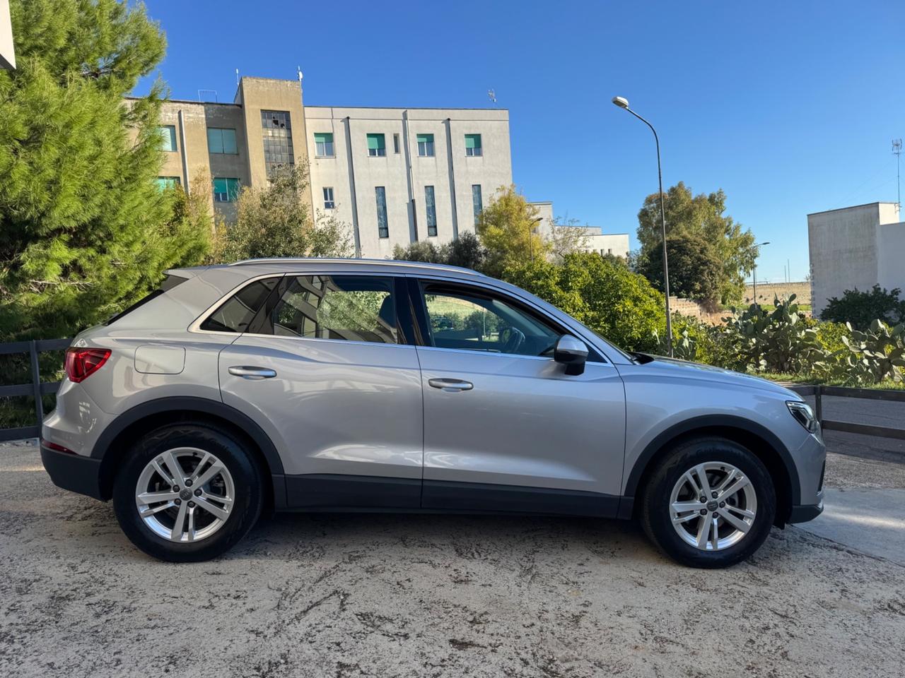 Audi Q3 2.0 TDI - FARI MATRIX - 2019