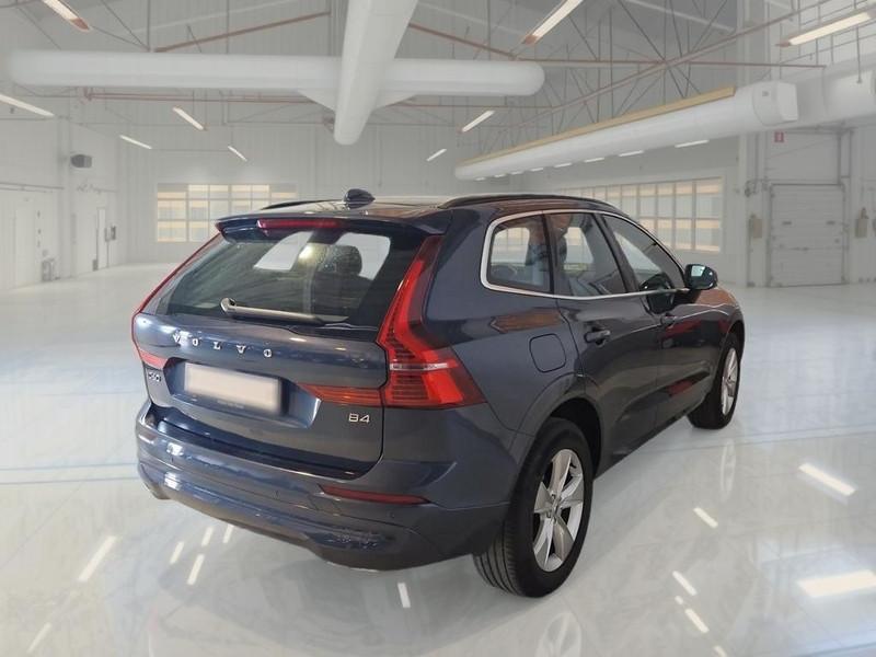 VOLVO XC60 B4 D automatico Momentum Pro