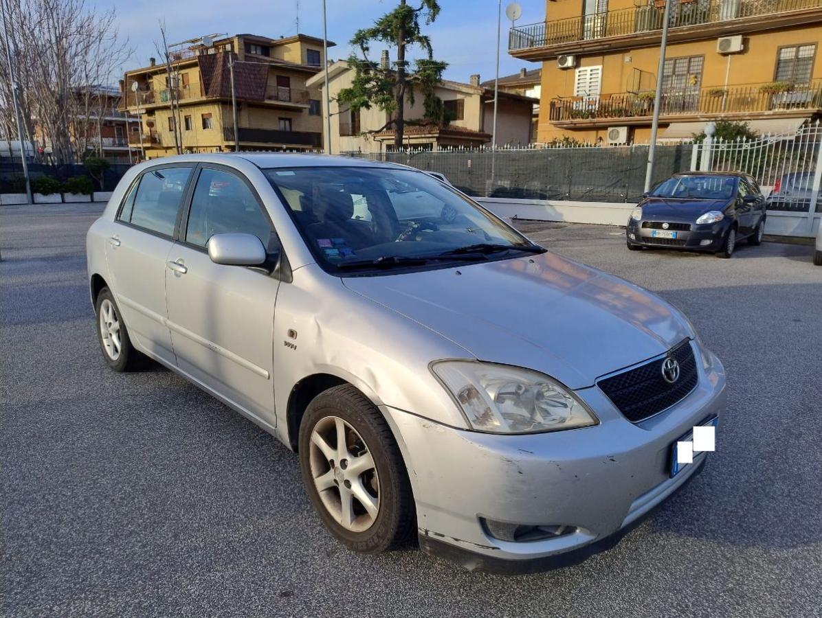 TOYOTA Corolla 1.4 16V 5 porte