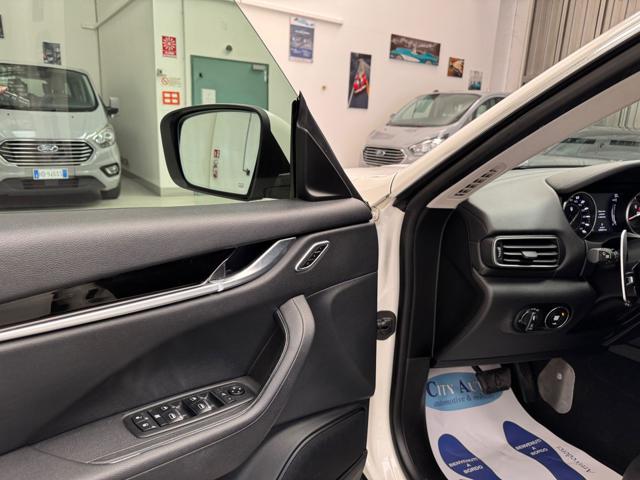 MASERATI Levante V6 Q4 350CV